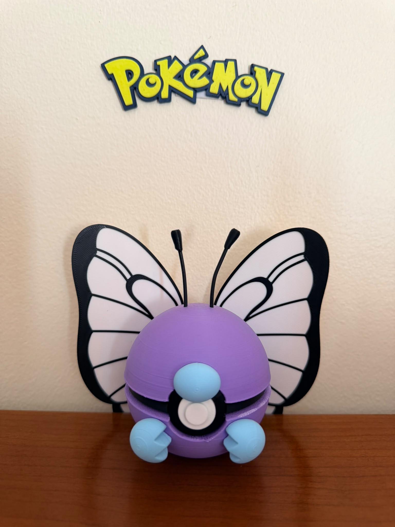 Pokébola Personalizada Inspirada no Butterfree Nº 0012 | Peça Decorativa