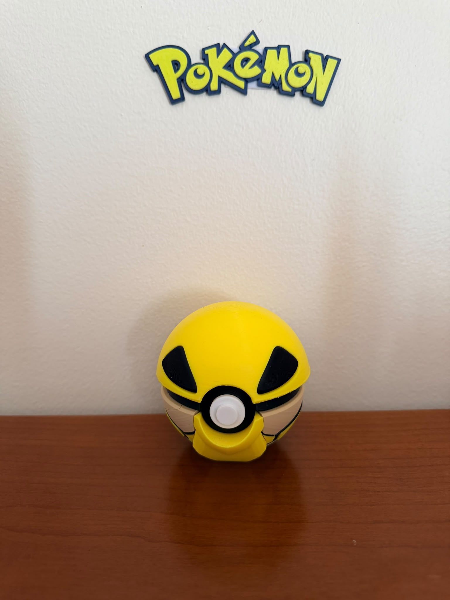 1. TÍTULO Pokébola Personalizada Inspirada no Kakuna Nº 0014 | Peça Decorativa