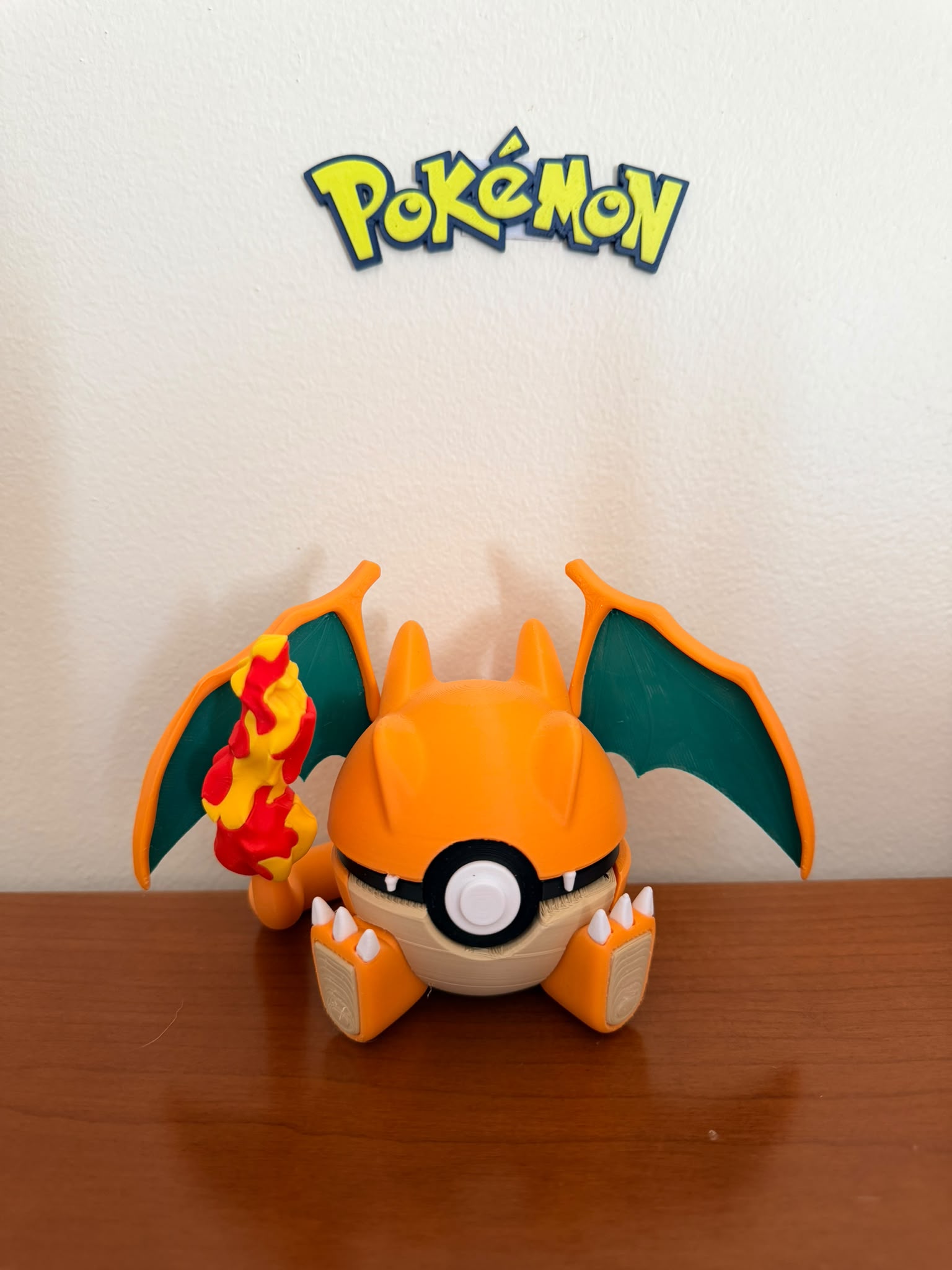 Pokébola Personalizada Inspirada no Charizard Nº 0006 | Peça Decorativa